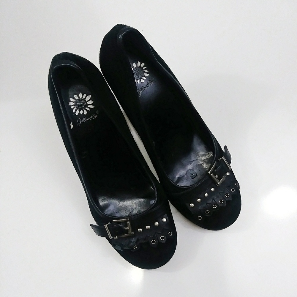 🚺 YELLOW BOX Black Suede & Leather Pumps